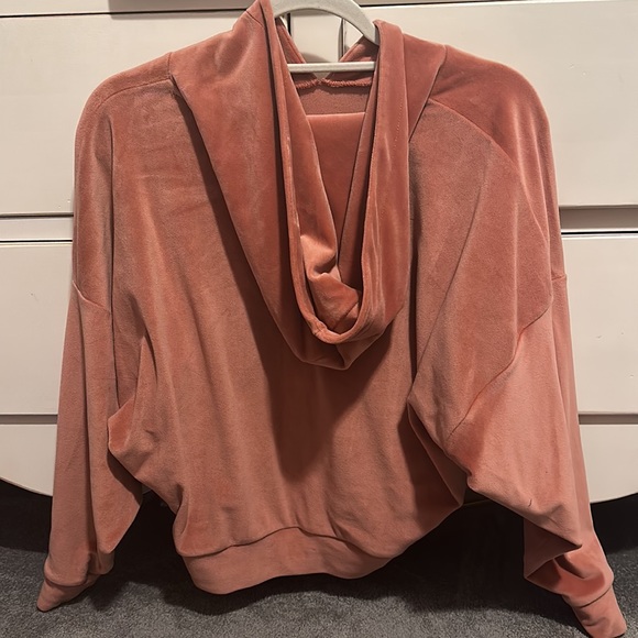 american eagle orange velvet sweatshirt - Picture 2 of 3